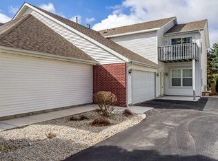 10178 Monarch Rd, Roscoe, IL 61073