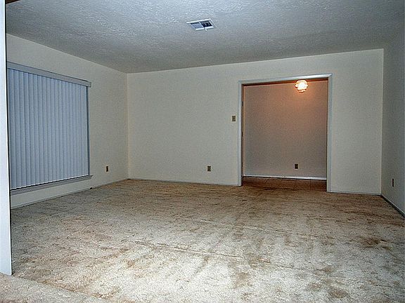 4th image of 5823 S Braeswood Blvd