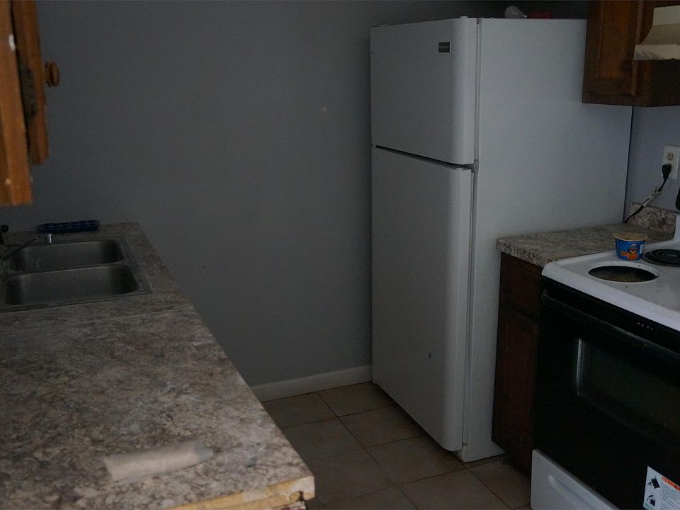 2nd image of 106 Barracks St APT C