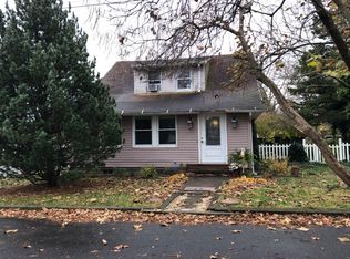 99 Tennyson Ave, Toms River, NJ