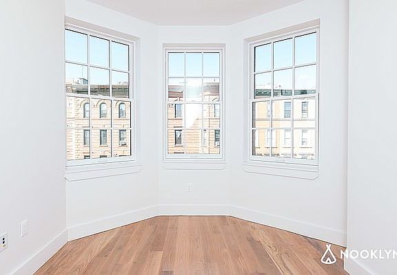 2nd image of 218 Bainbridge St #2