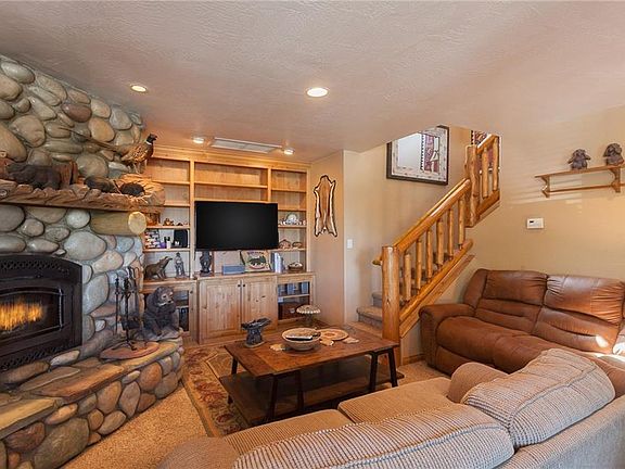 3rd image of 40332 Cliff Ln