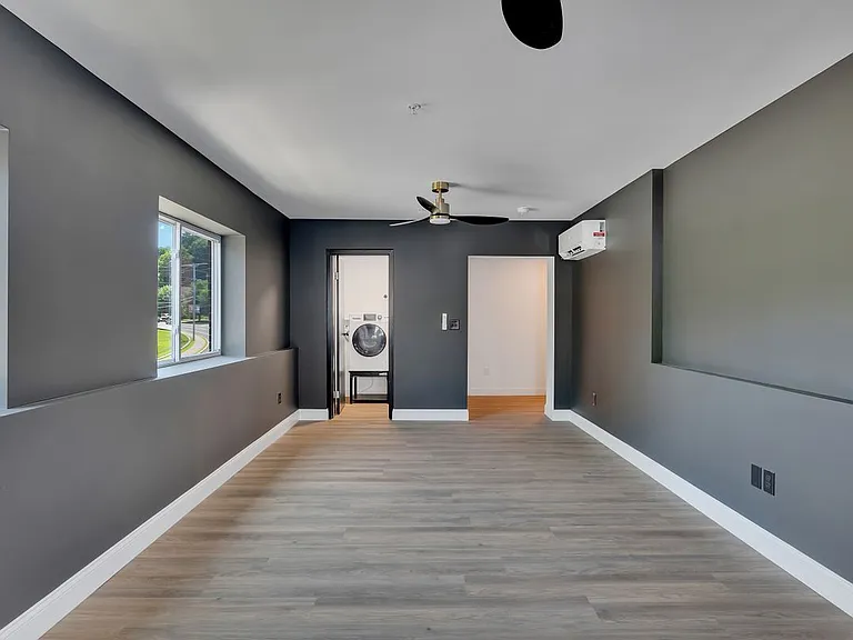 36 Pawling Ave #200 — Photo 9
