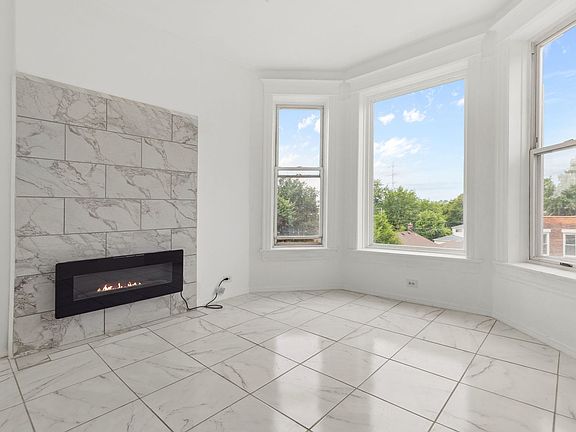 3rd image of 6729 S Saint Lawrence Ave