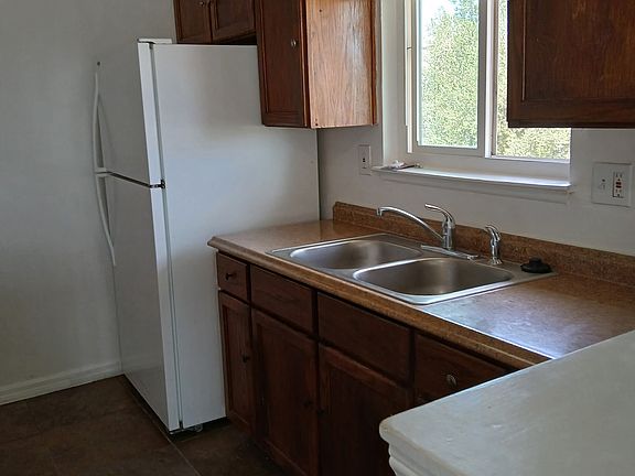 4th image of 25 Gold Bar Ct APT D