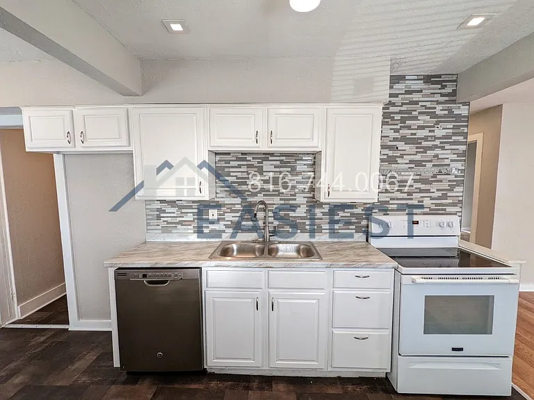 5536 S Benton Ave — Photo 3