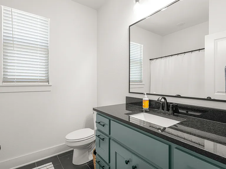 53 Skipton Dr — Photo 21