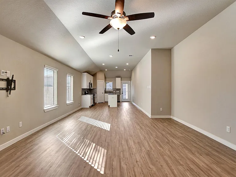 6419 Purple Wreath Way — Photo 7