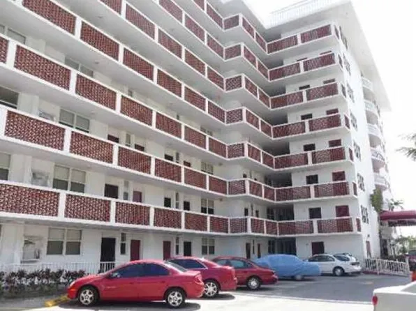 3660 NE 166th St APT 101, North Miami Beach, FL 33160