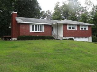 8 Oliver Dr, Newburgh, NY 12550