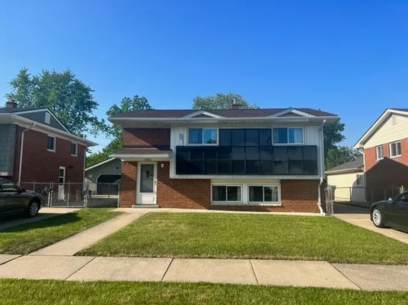 13946 Stoeflet St, Gibraltar, MI 48173