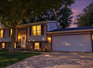 1403 Dakota Dr, Ottawa, IL 61350