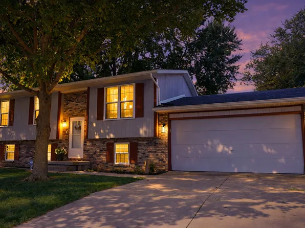 1403 Dakota Dr, Ottawa, IL 61350