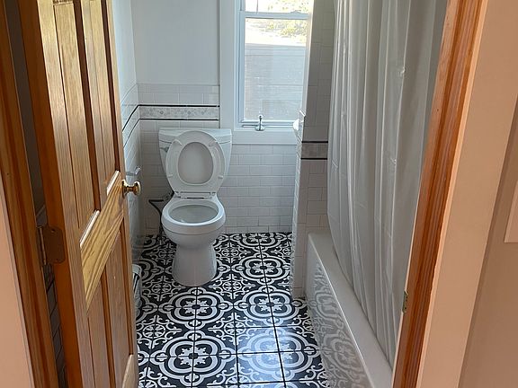 5th image of 12 De Soto St Floor 2