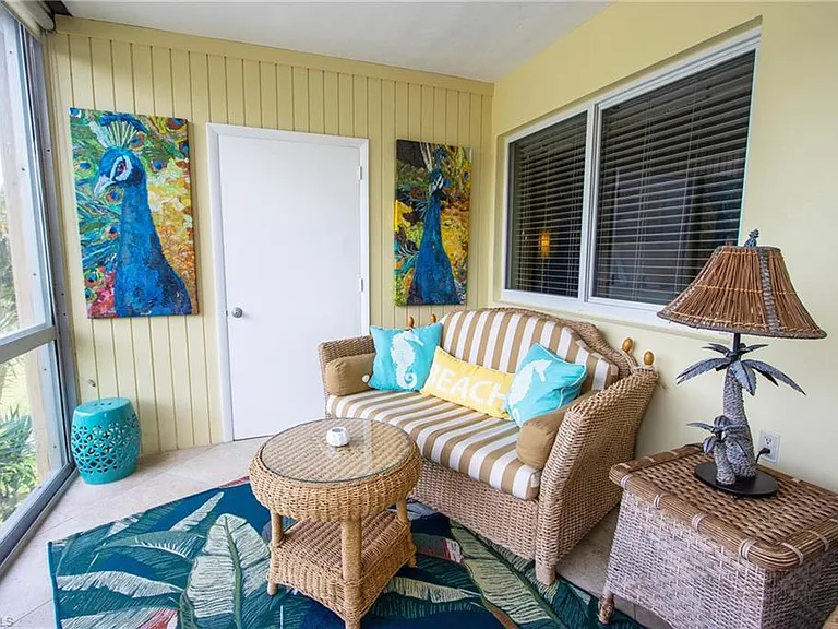 820 Ketch Dr #8 — Photo 2