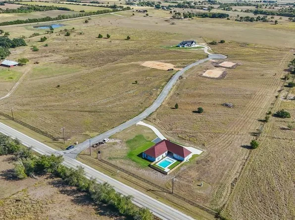 5 Independence Trl, Burton, TX 77835