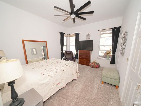 3rd image of 1401 Michael Rd