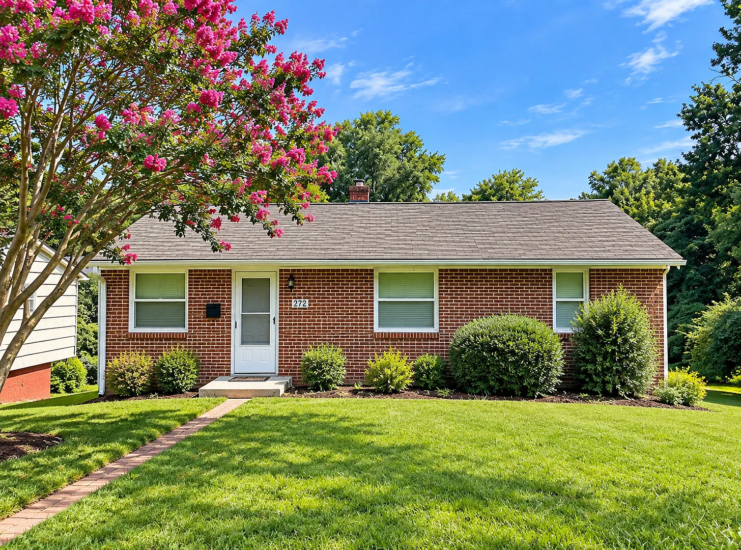 3 bed, 988 sqft, $1,450 — Photo 1