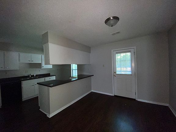 5th image of 4390 Winding Hill Dr