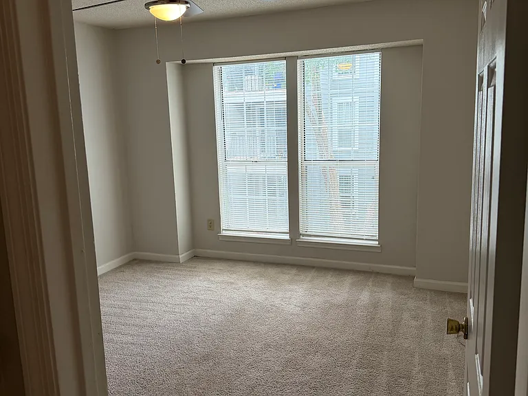 319 Granville Ct #319 — Photo 22