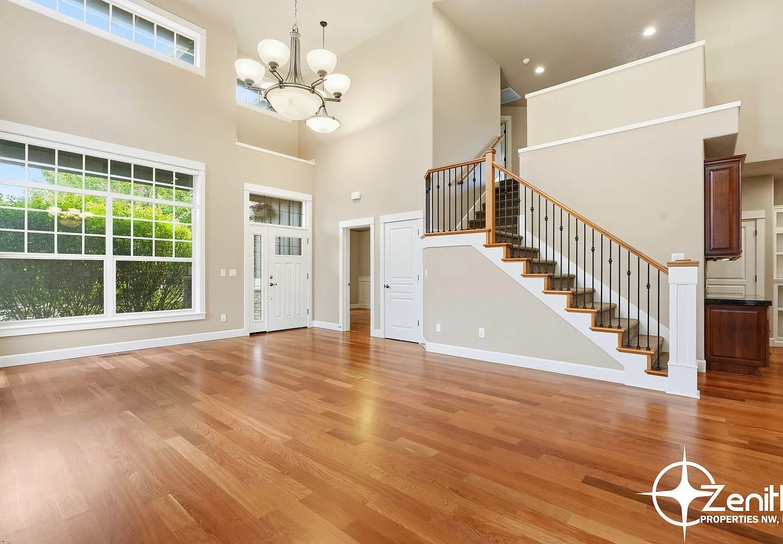 5 bed, 3.5 bath, 3286 sqft, $4,050 — Photo 4