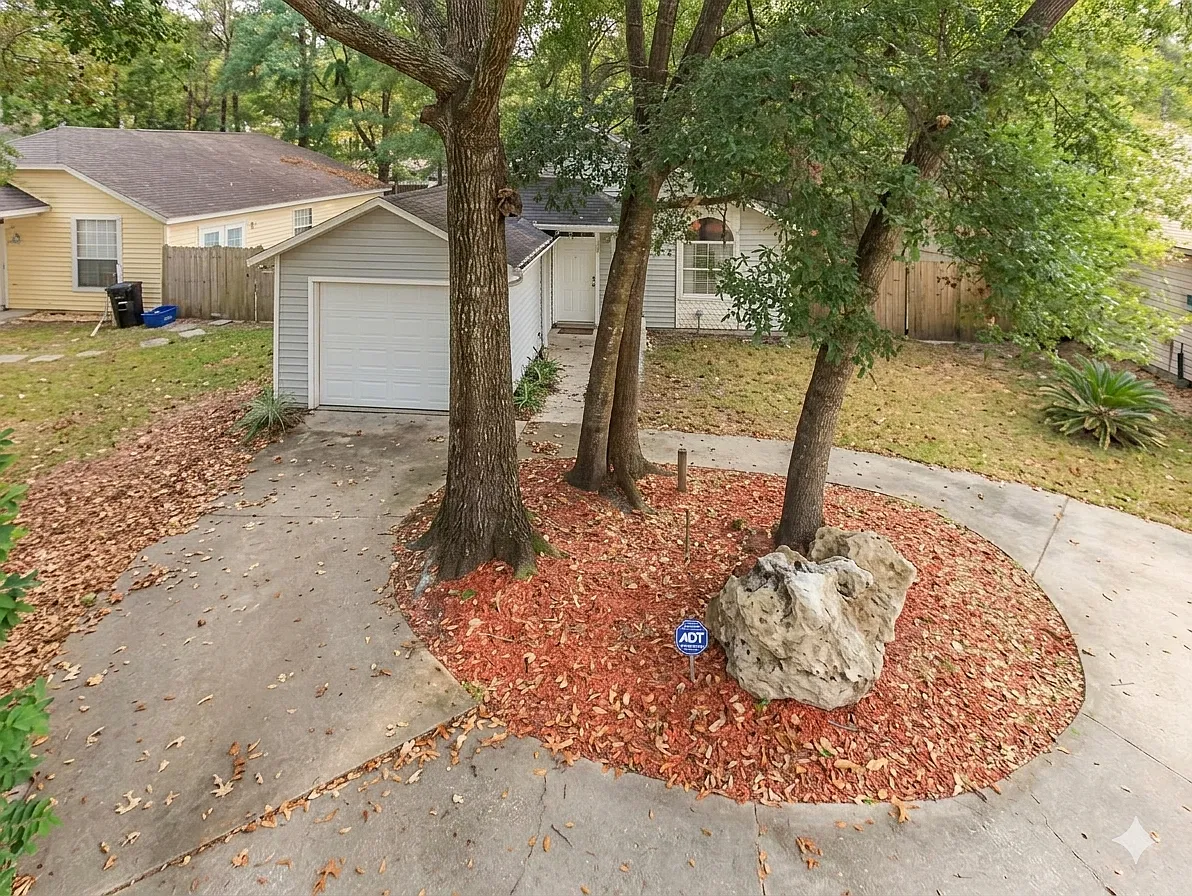 2027 SW 73rd Street — Photo 3