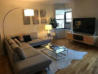 Rented by R New York