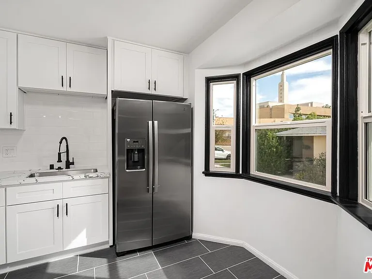 1645 Selby Ave — Photo 4