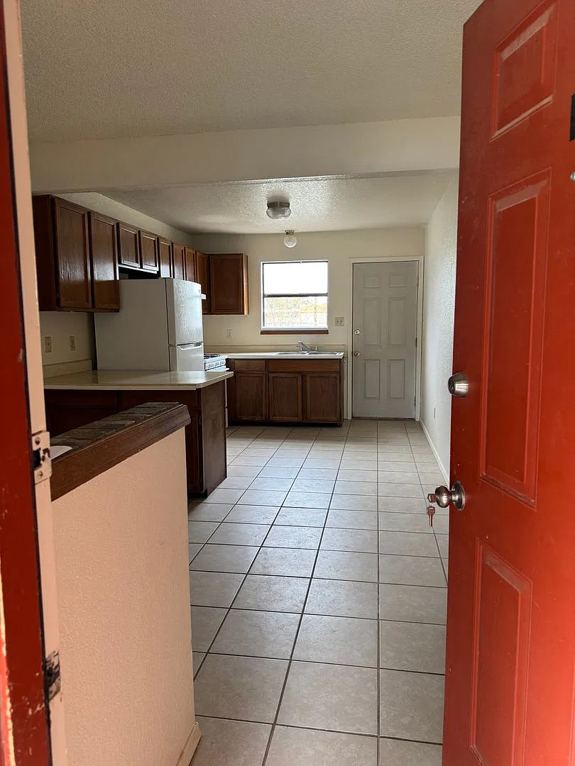 2507 Pecan Dr — Photo 1