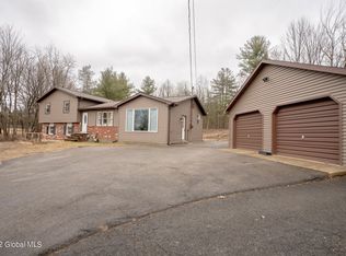 15 Werner Rd, Halfmoon, NY 12065