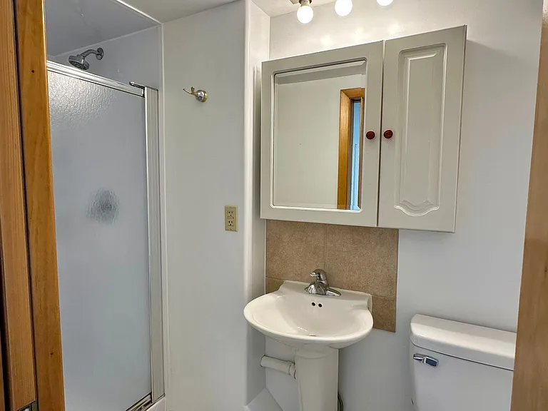 2324 S 30th St — Photo 12