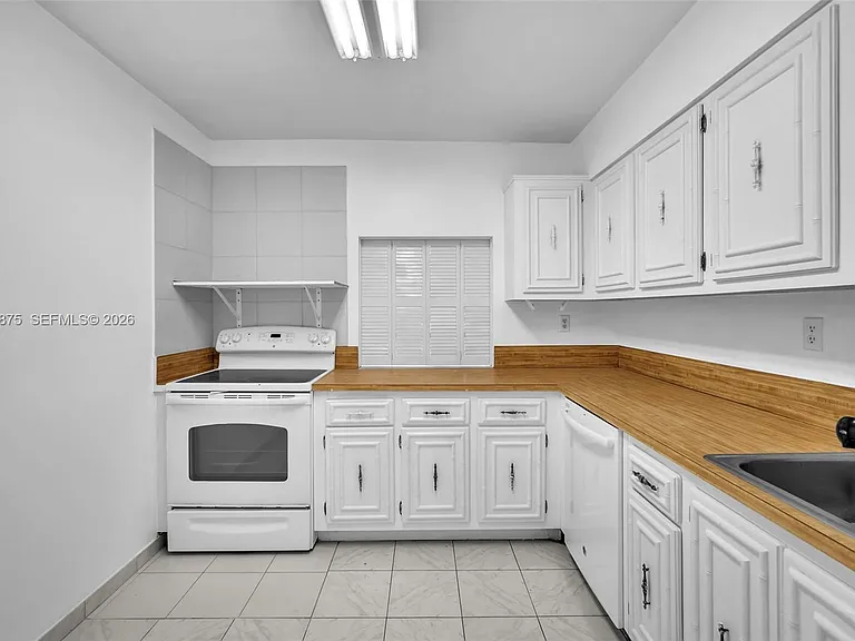 1000 Parkview Dr #229 — Photo 11