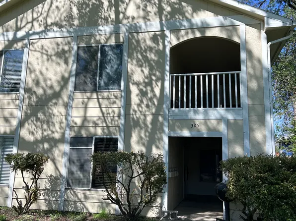 325 State St #4, Emporia, KS 66801