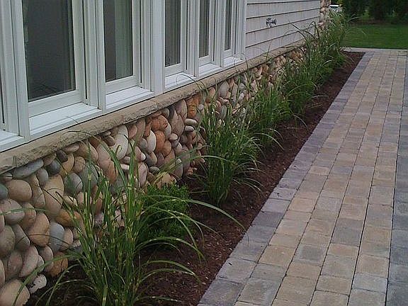 SIDE WALKWAY