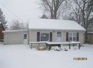 416 E Clinton St, Vernon, MI 48476