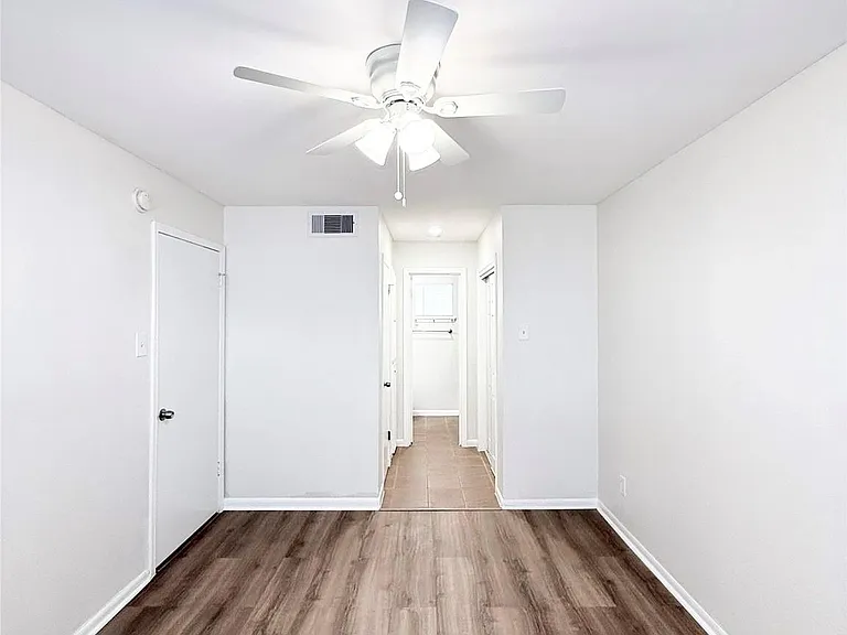 1141 N Durham Dr #18 — Photo 10