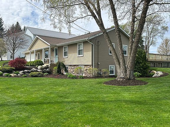 3rd image of 4570 6th St