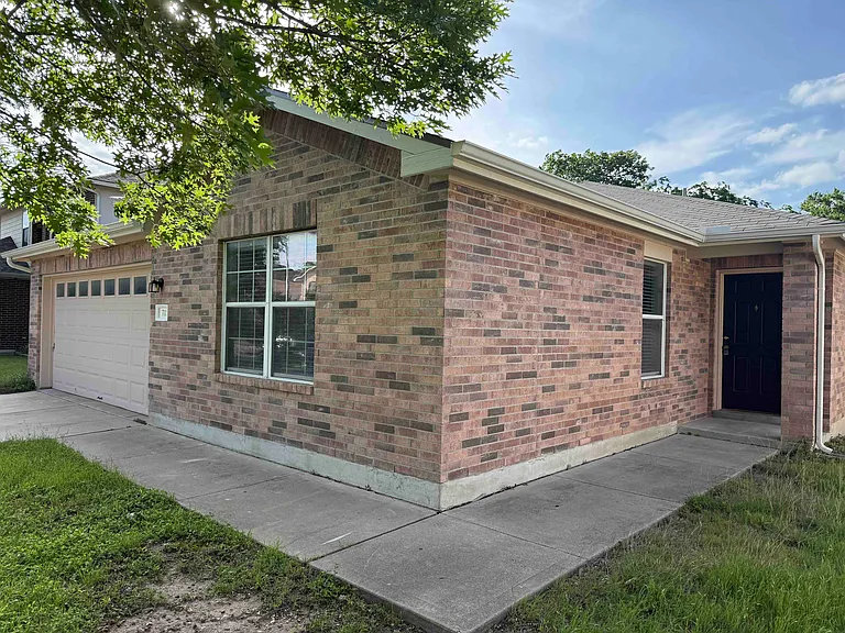 711 Camino Alto Dr — Photo 1
