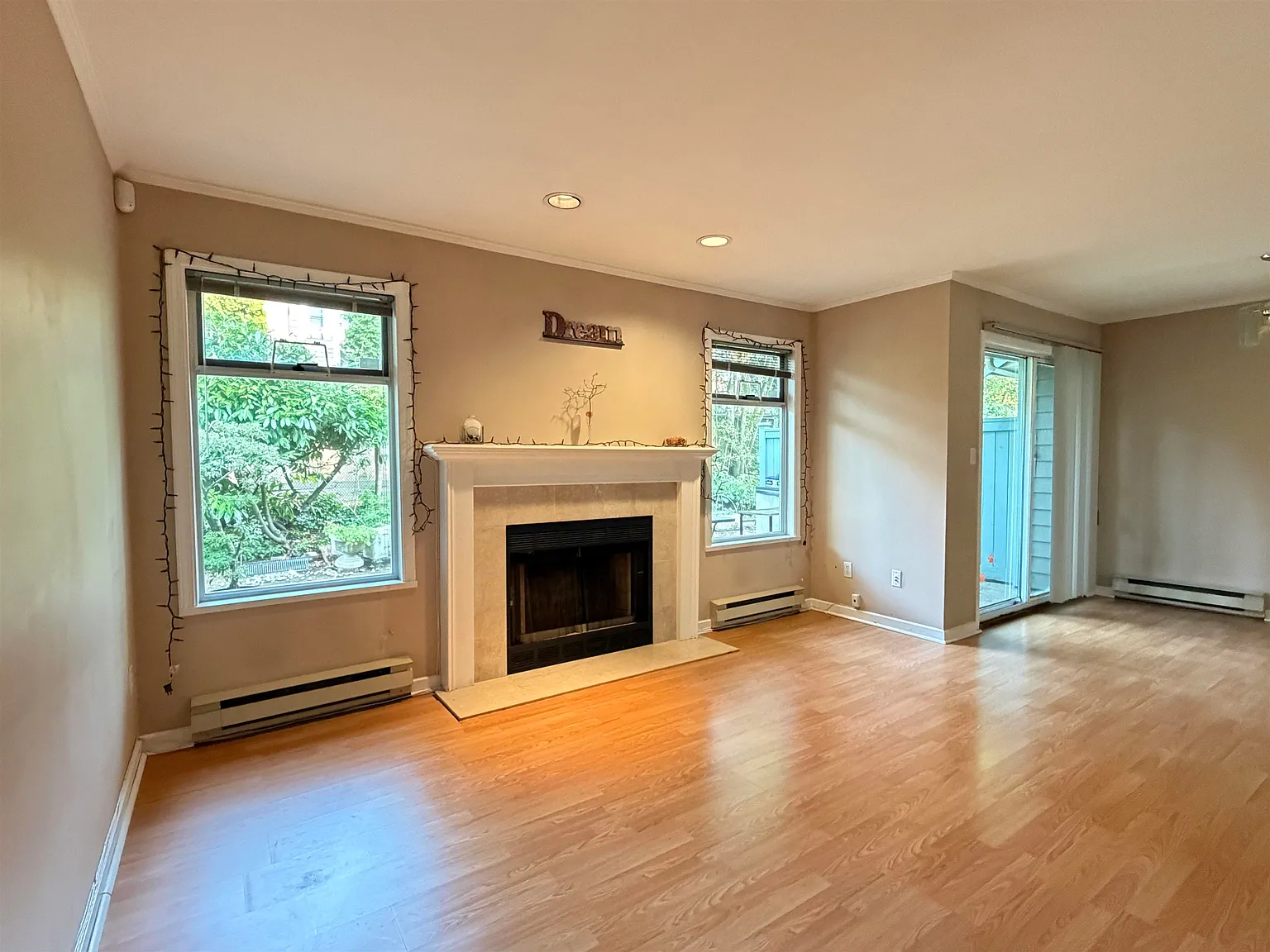 3 bed, 1128 sqft, $2,700 — Photo 2