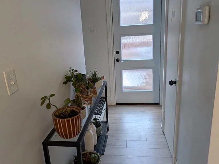 22 McKay Rd — Photo 2
