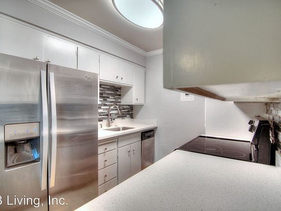 2nd image of 284 Tyrella Ave APT 7