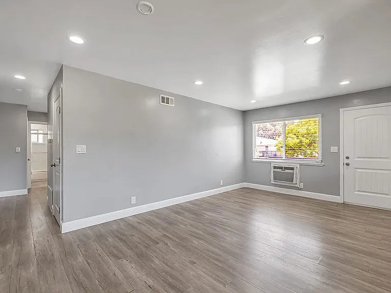 262 Tradewinds Ct #4 — Photo 7