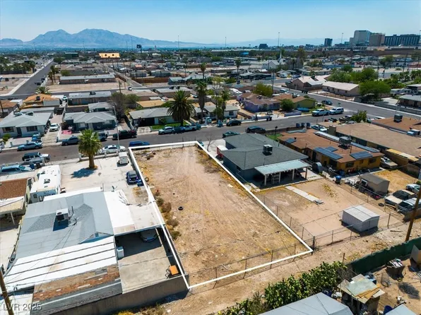 Cunningham Dr, Las Vegas, NV 89106