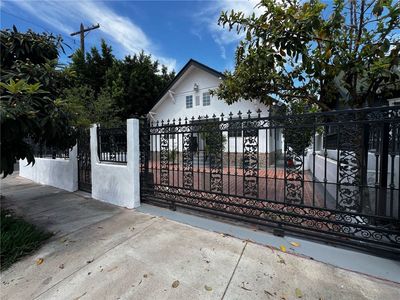 383 W 47th St, Los Angeles, CA, 90037