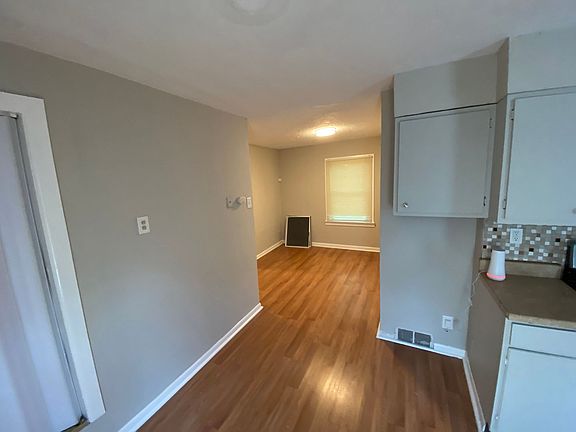 5th image of 9821 Winkler Dr