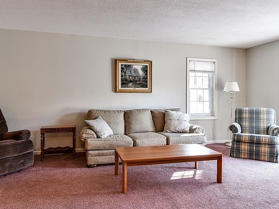 4th image of 44 Laurelwood Dr Unit 44