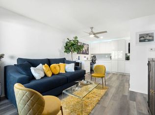 2801 E Los Felices Cir #202, Palm Springs, CA 92262