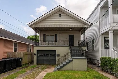 5624 1/2 Annunciation St Photo 1