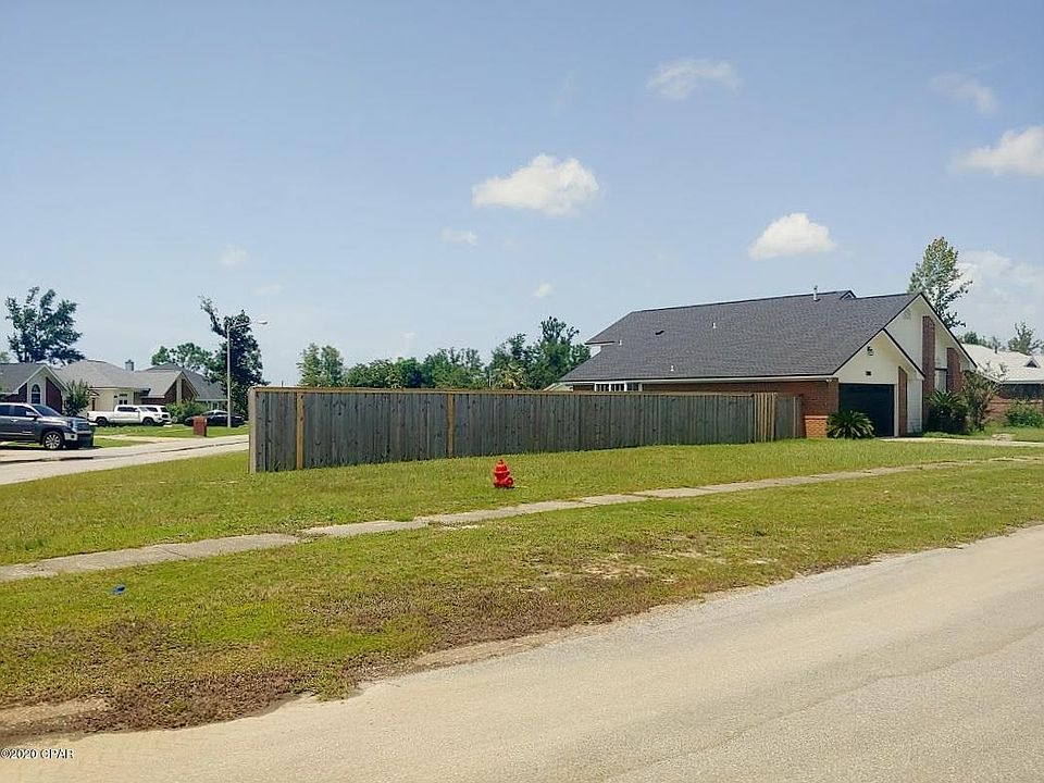 2nd image of 8105 Heritage Woods Ln