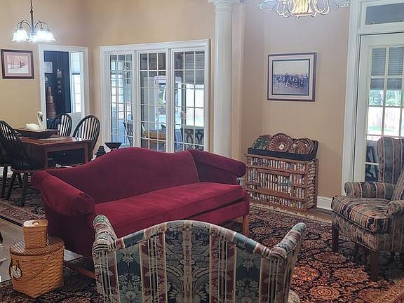 5th image of 210 Forest Dr